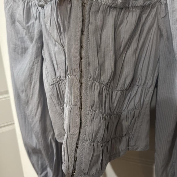 Astr Amber Puff Sleeve Smocked Blouse NWT - Picture 7 of 7